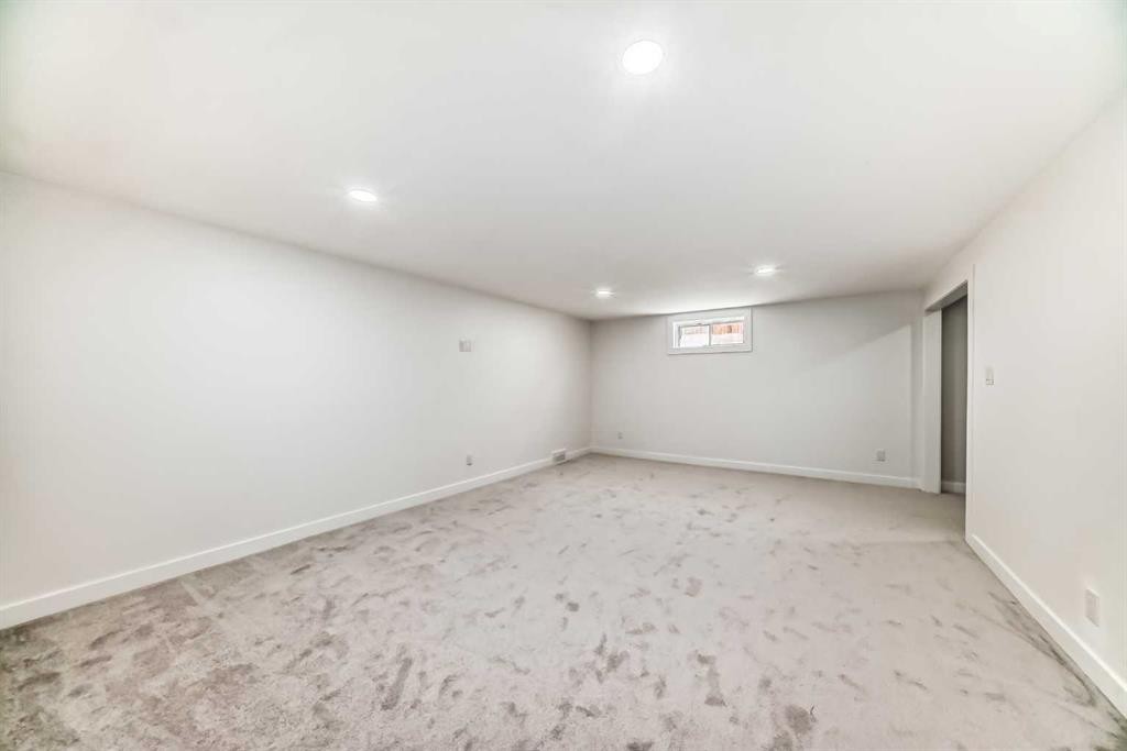 5173 Whitestone Road Ne, Calgary, AB - Indoor Photo Showing Other Room