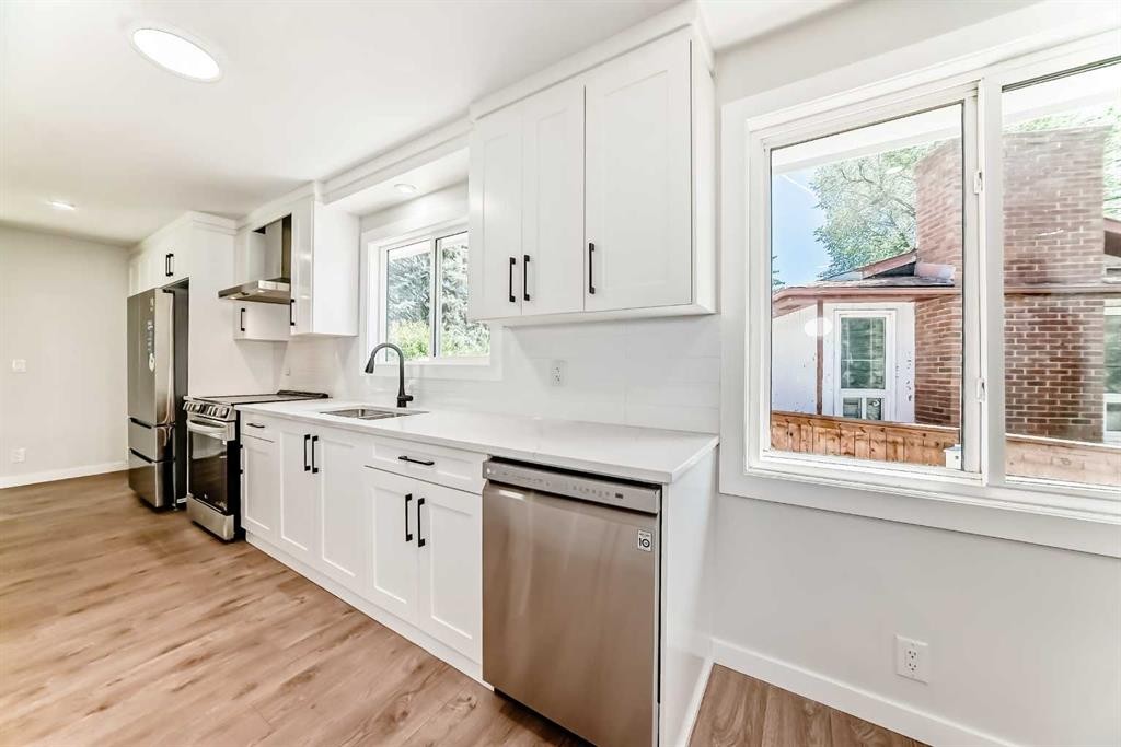 5173 Whitestone Road Ne, Calgary, AB - Indoor Photo Showing Kitchen