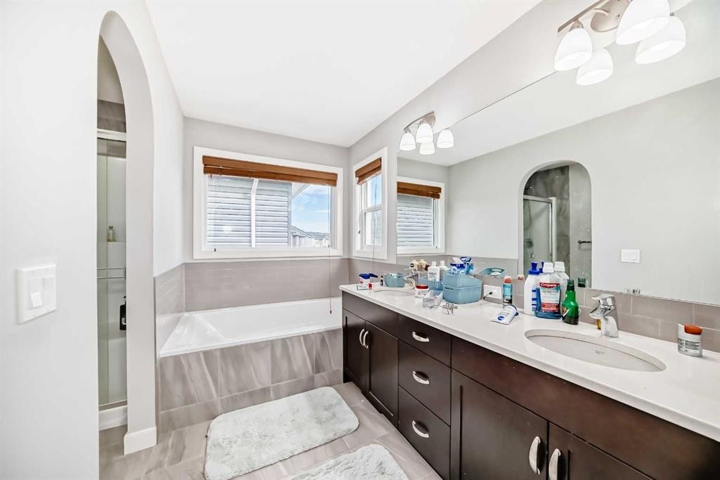 107 Nolancrest Rise Nw, Calgary, AB - Indoor Photo Showing Bathroom