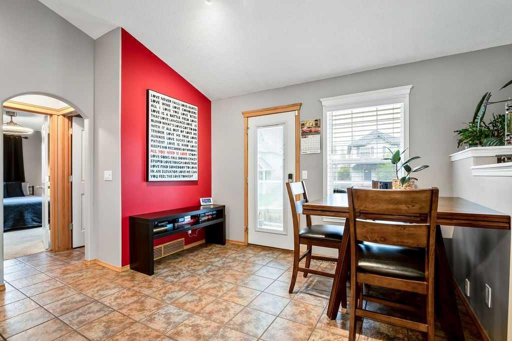 128 Cramond Crescent Se, Calgary, AB - Indoor