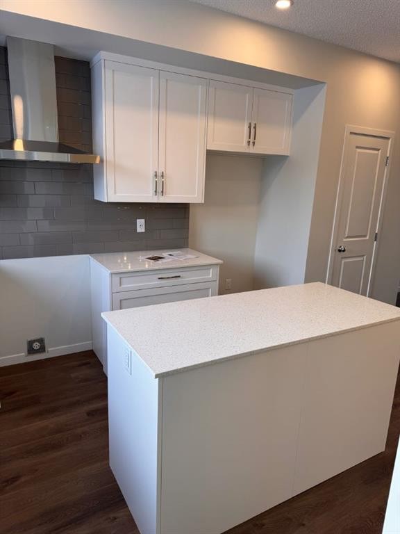 17 Setonvista Gate Se, Calgary, AB - Indoor Photo Showing Kitchen
