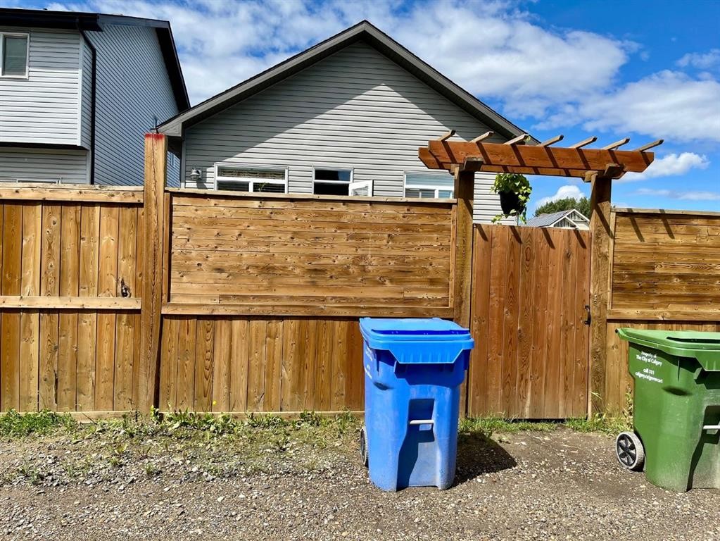 170 Walgrove Terrace Se, Calgary, AB - Outdoor With Exterior