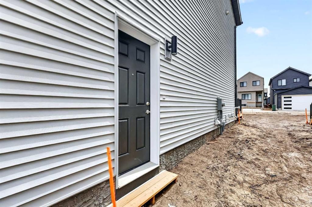 7055 Rangeview Avenue Se, Calgary, AB - Outdoor