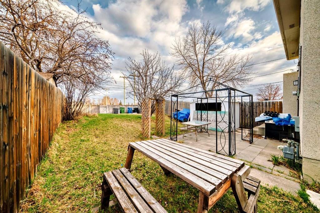 6223 Penedo Way Se, Calgary, AB - Outdoor
