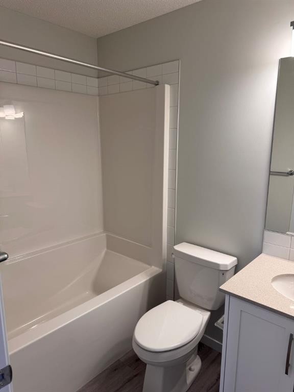 25 Setonvista Gate Se, Calgary, AB - Indoor Photo Showing Bathroom