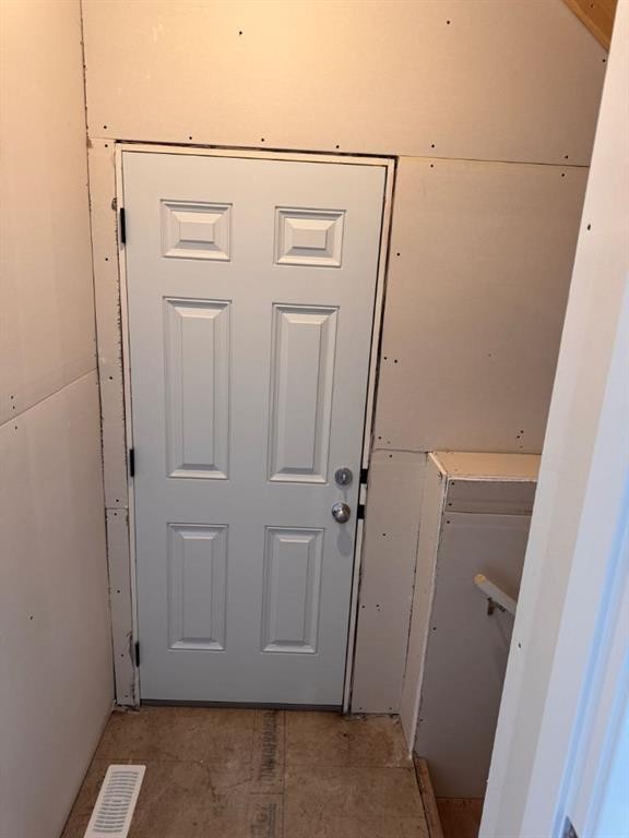 25 Setonvista Gate Se, Calgary, AB - Indoor Photo Showing Other Room