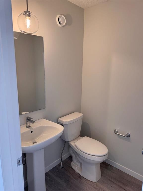 25 Setonvista Gate Se, Calgary, AB - Indoor Photo Showing Bathroom