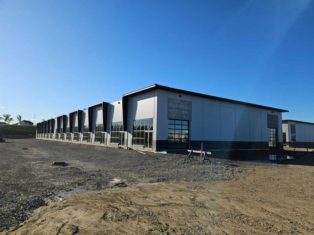 9 Southbank Crescent, Okotoks, AB