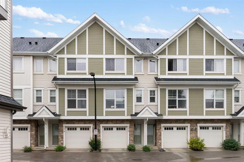 172 New Brighton Point Se, Calgary, AB - Outdoor With Facade