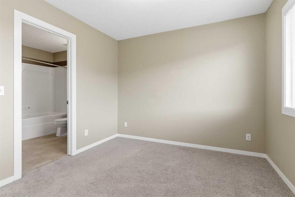 172 New Brighton Point Se, Calgary, AB - Indoor Photo Showing Other Room