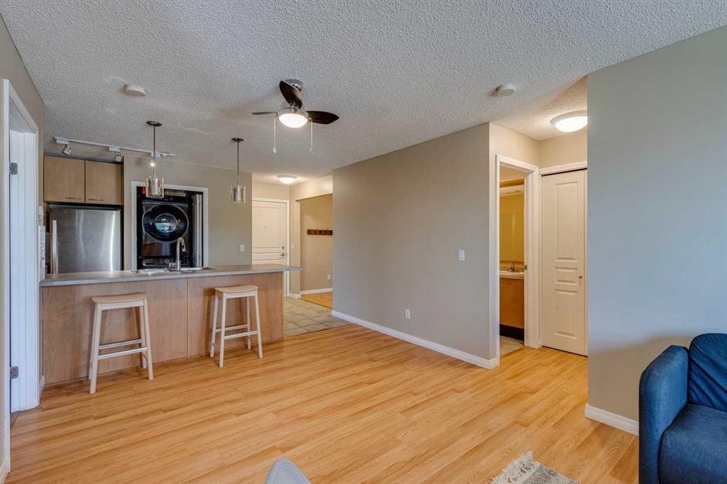 329-22 Richard Place Sw, Calgary, AB - Indoor