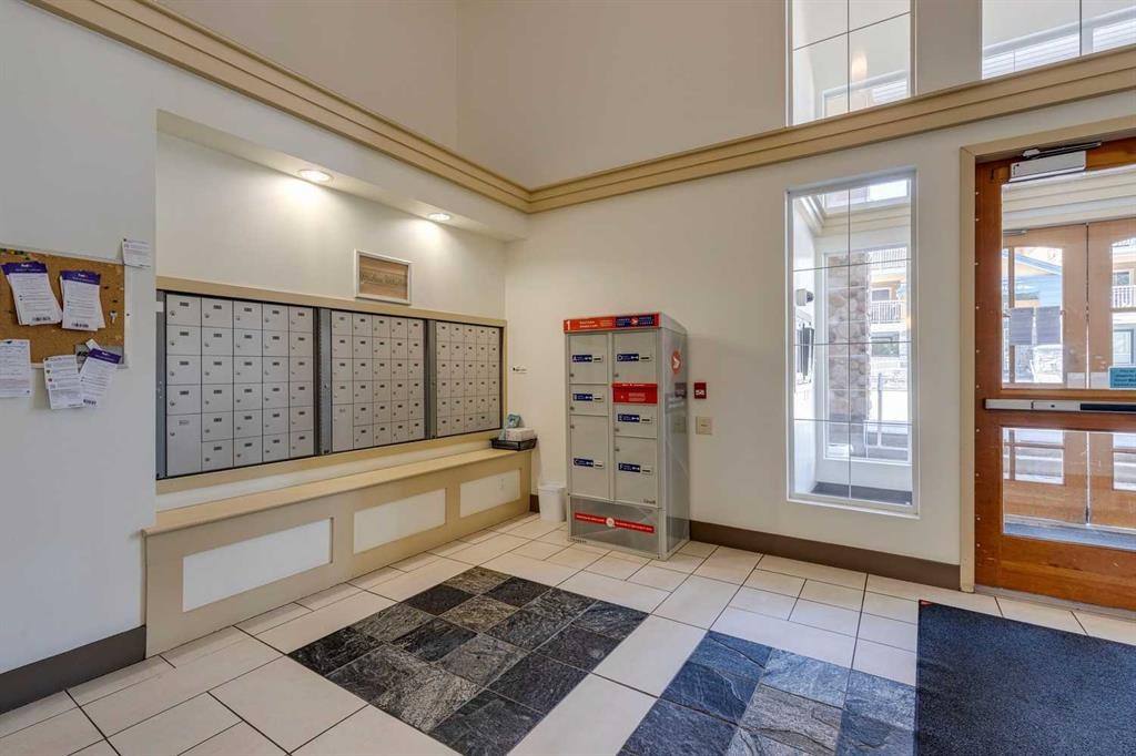 329-22 Richard Place Sw, Calgary, AB - Indoor Photo Showing Other Room