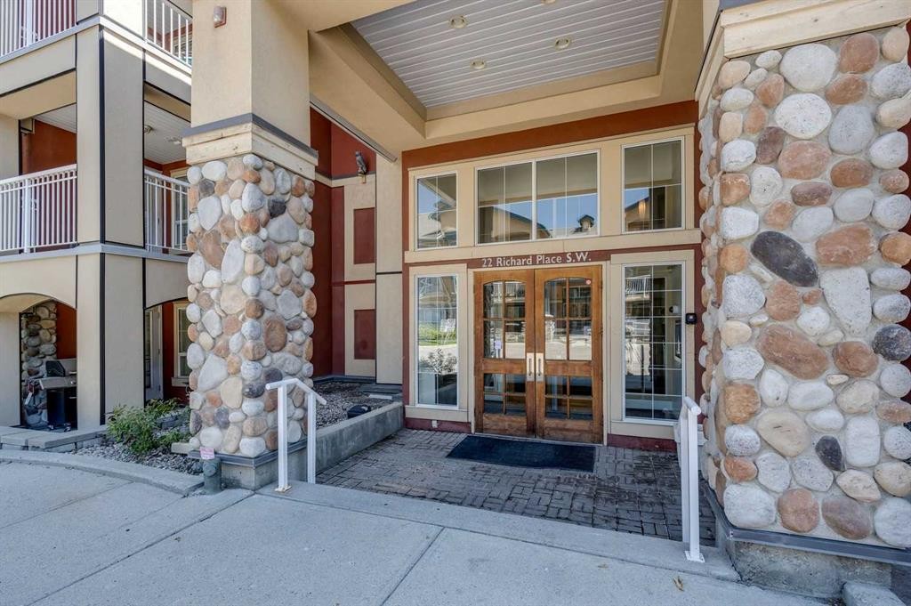 329-22 Richard Place Sw, Calgary, AB - Outdoor With Balcony