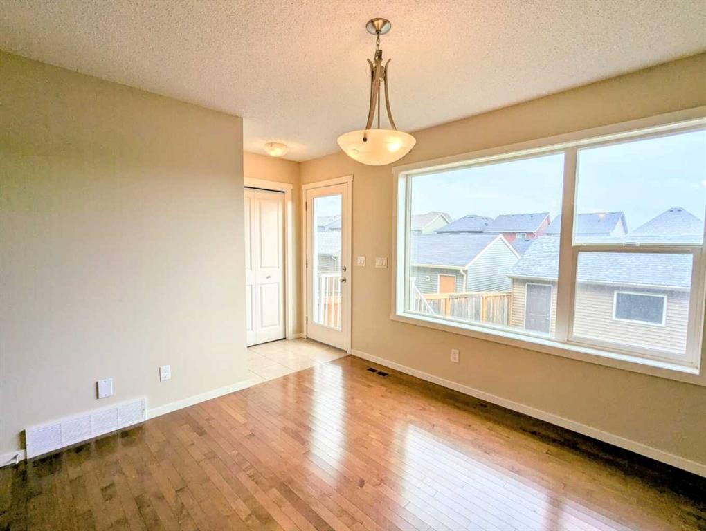 187 Evansborough Way Nw, Calgary, AB - Indoor Photo Showing Other Room