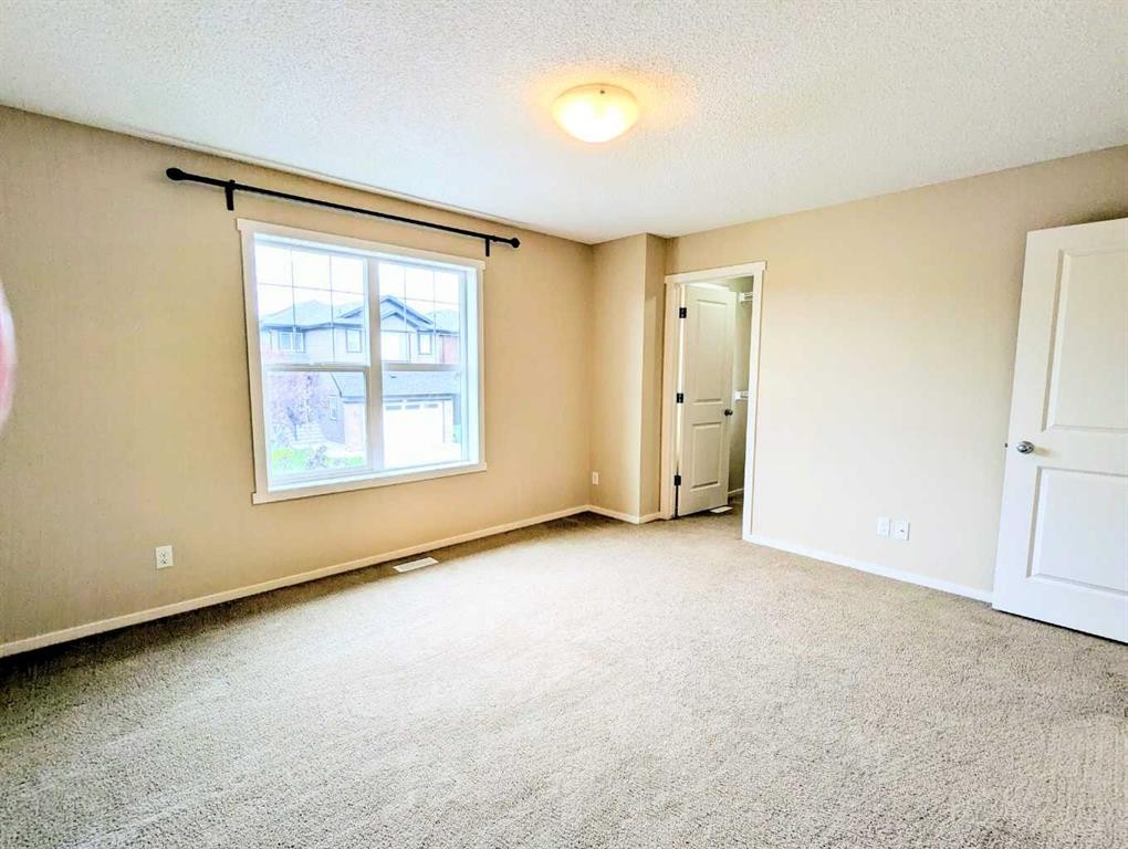 187 Evansborough Way Nw, Calgary, AB - Indoor Photo Showing Other Room