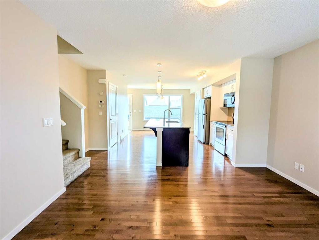 187 Evansborough Way Nw, Calgary, AB - Indoor
