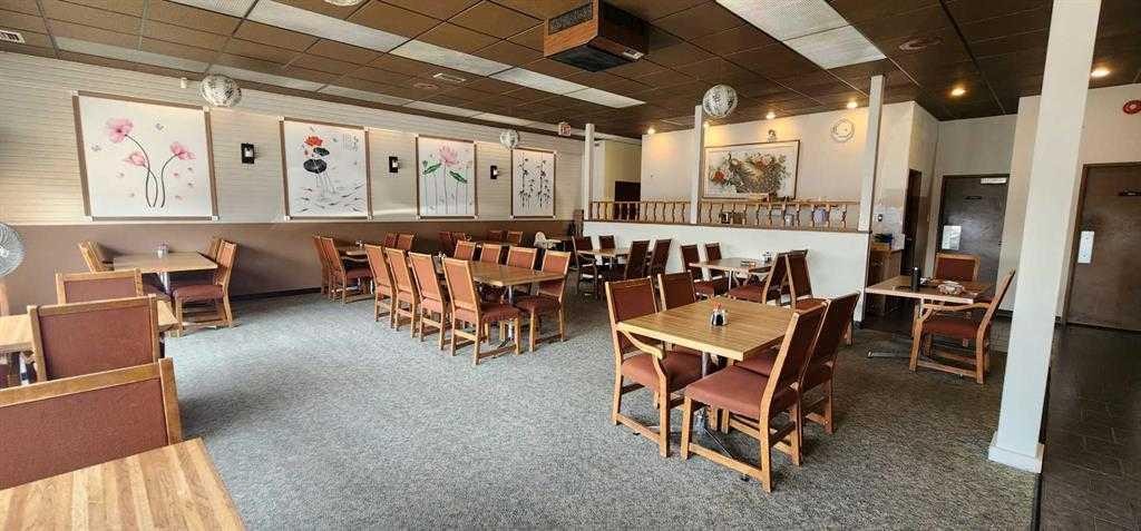 425 13 Street North, Lethbridge, AB