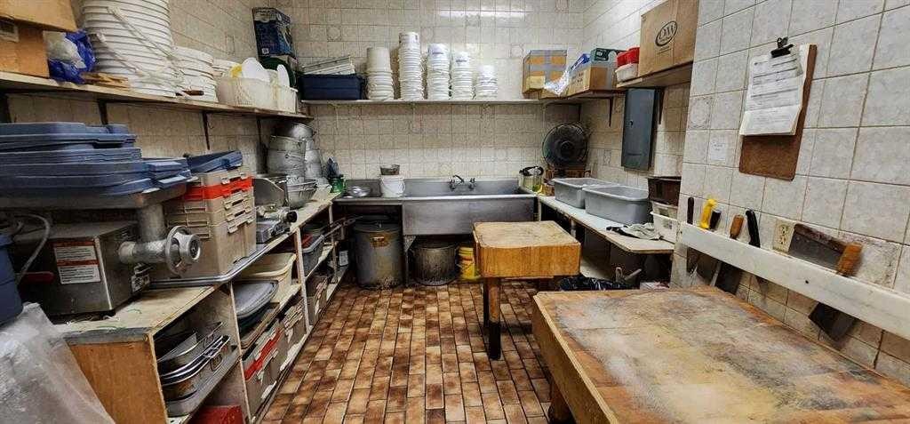 425 13 Street North, Lethbridge, AB