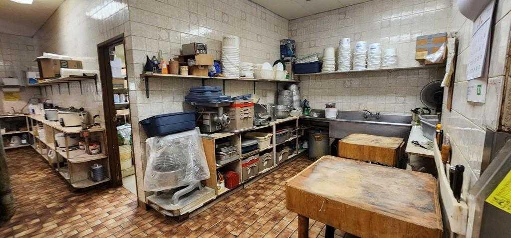 425 13 Street North, Lethbridge, AB