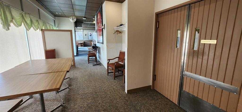 425 13 Street North, Lethbridge, AB