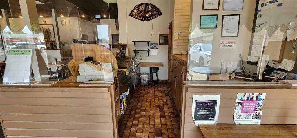 425 13 Street North, Lethbridge, AB