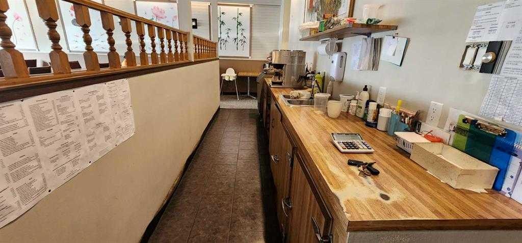 425 13 Street North, Lethbridge, AB