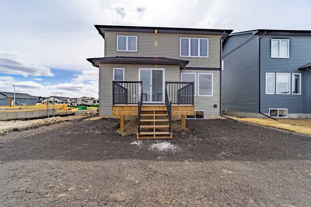 71 Vincent Crescent, Olds, AB - Outdoor