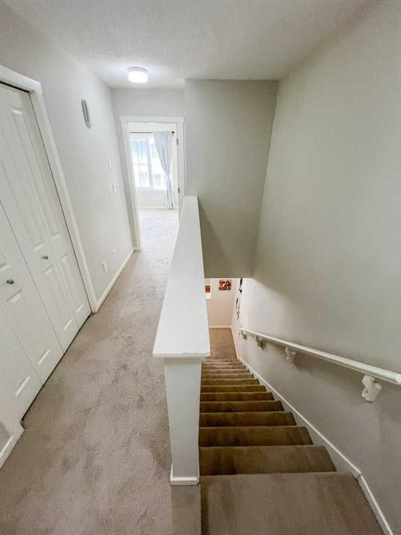 28 Kinlea Common Nw, Calgary, AB - Indoor Photo Showing Other Room