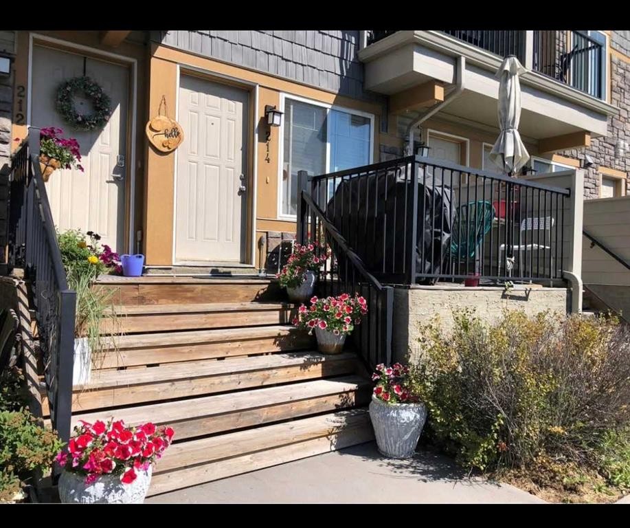 214 Mckenzie Towne Lane Se, Calgary, AB - Outdoor