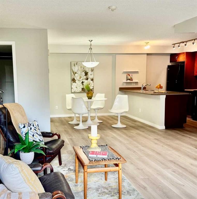 214 Mckenzie Towne Lane Se, Calgary, AB - Indoor