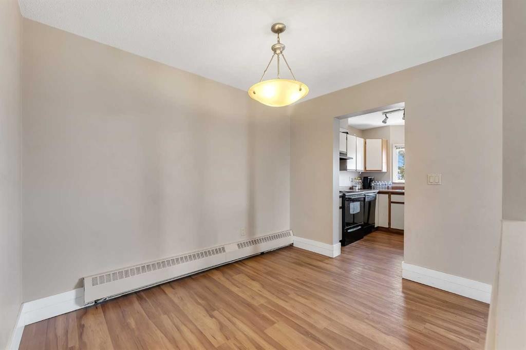 315-335 Garry Crescent Ne, Calgary, AB - Indoor Photo Showing Other Room