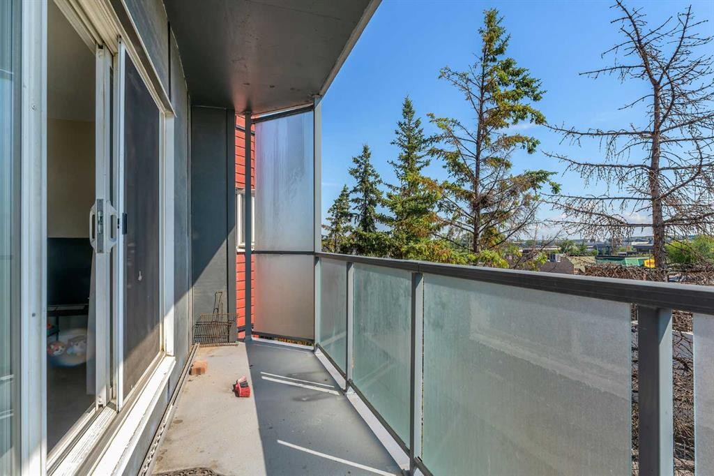 315-335 Garry Crescent Ne, Calgary, AB - Outdoor With Balcony With Exterior