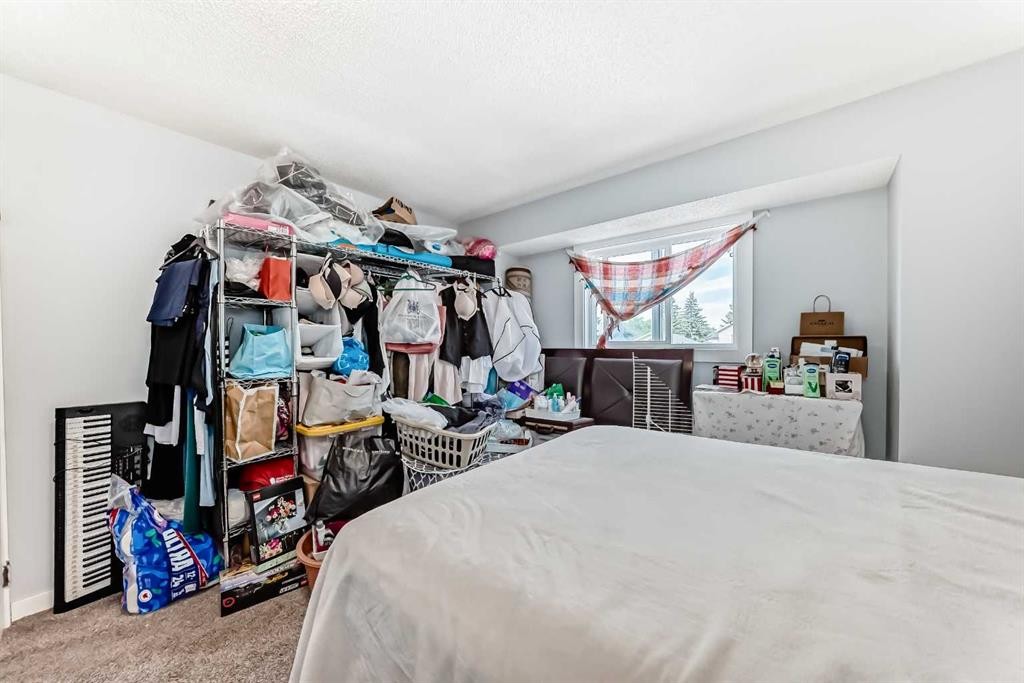 7 Martinview Crescent, Calgary, AB - Indoor Photo Showing Bedroom