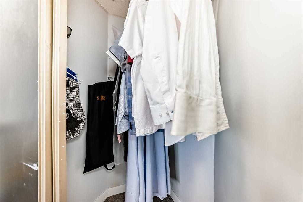 7 Martinview Crescent, Calgary, AB - Indoor