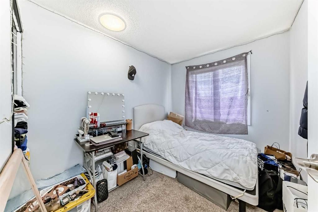 7 Martinview Crescent, Calgary, AB - Indoor Photo Showing Bedroom