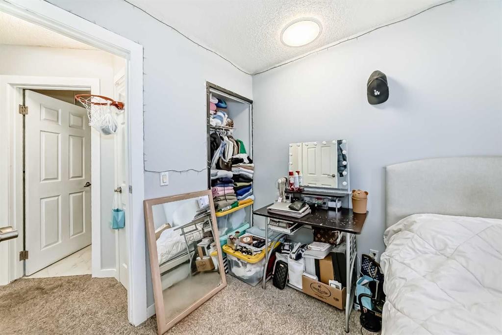 7 Martinview Crescent, Calgary, AB - Indoor Photo Showing Other Room