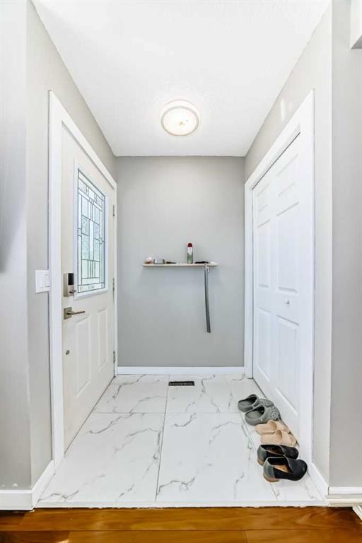 7 Martinview Crescent, Calgary, AB - Indoor Photo Showing Other Room