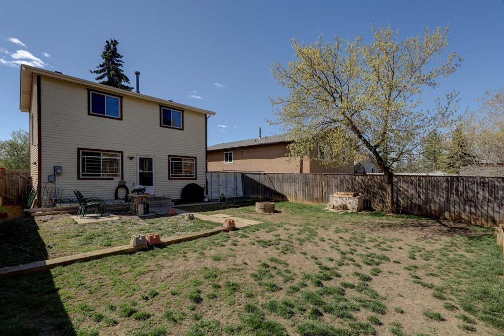 74 Aberdare Way Ne, Calgary, AB - Outdoor