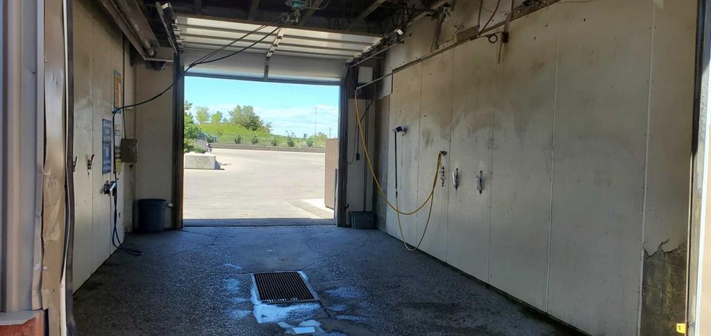 2404 68 Avenue, Calgary, AB