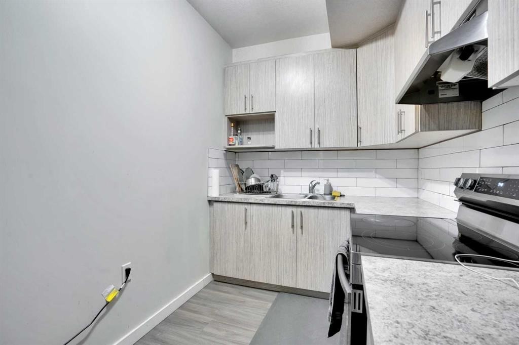 232 Cornerbrook Common Ne, Calgary, AB - Indoor Photo Showing Kitchen