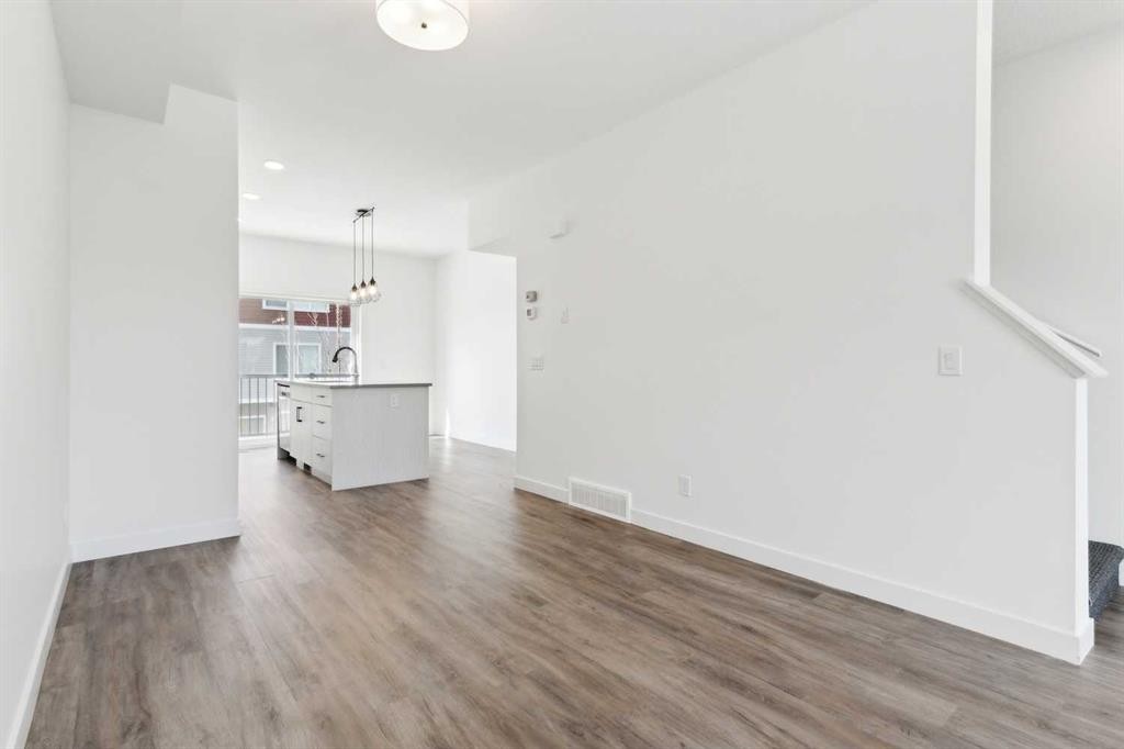 703-24 Rivercrest Drive, Cochrane, AB - Indoor