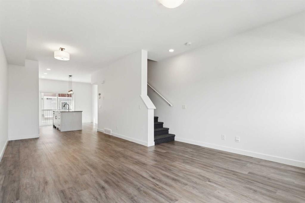 703-24 Rivercrest Drive, Cochrane, AB - Indoor