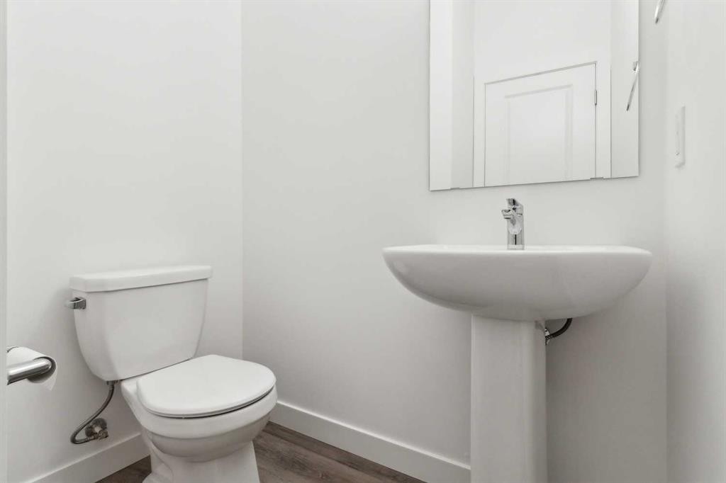 703-24 Rivercrest Drive, Cochrane, AB - Indoor Photo Showing Bathroom