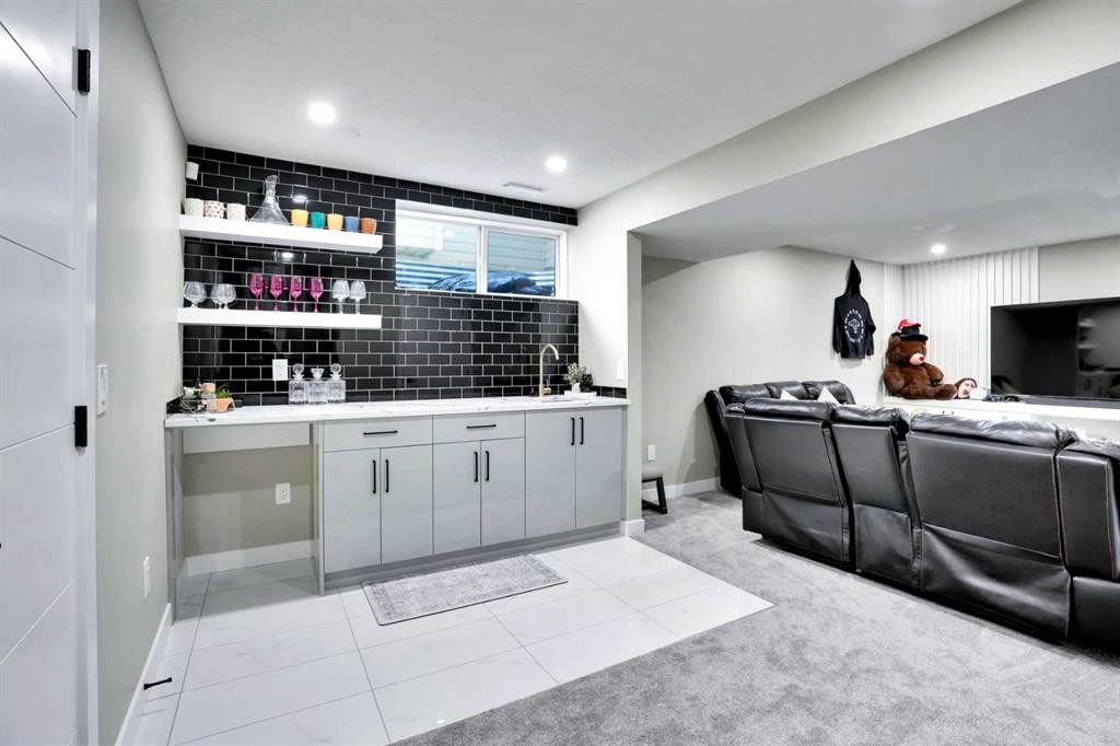 140 Saddlehorn Crescent Ne, Calgary, AB - Indoor Photo Showing Other Room