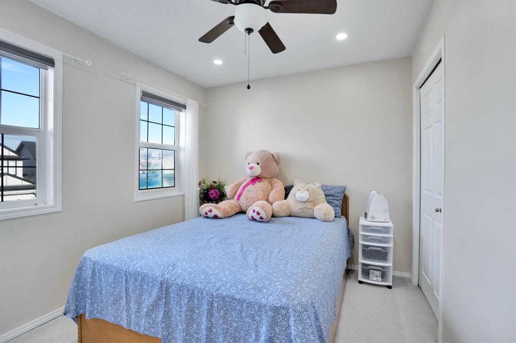 140 Saddlehorn Crescent Ne, Calgary, AB - Indoor Photo Showing Bedroom