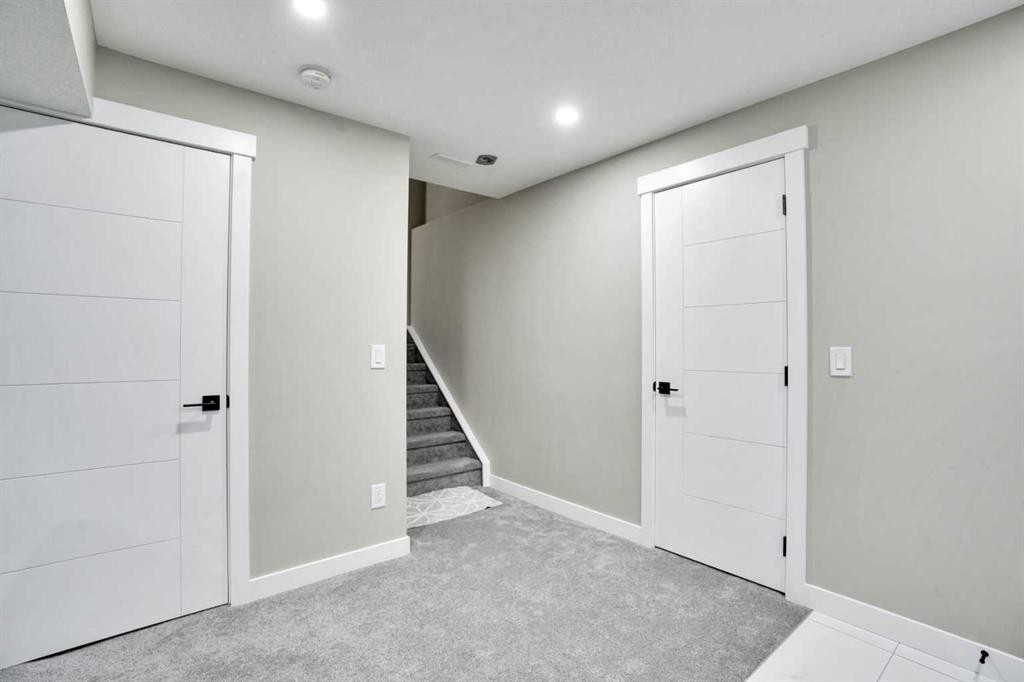 140 Saddlehorn Crescent Ne, Calgary, AB - Indoor Photo Showing Other Room