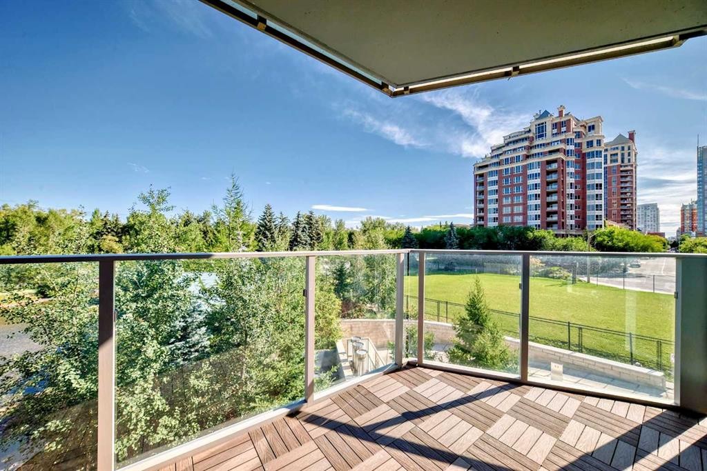 302-738 1 Avenue Sw, Calgary, AB - Outdoor With Exterior
