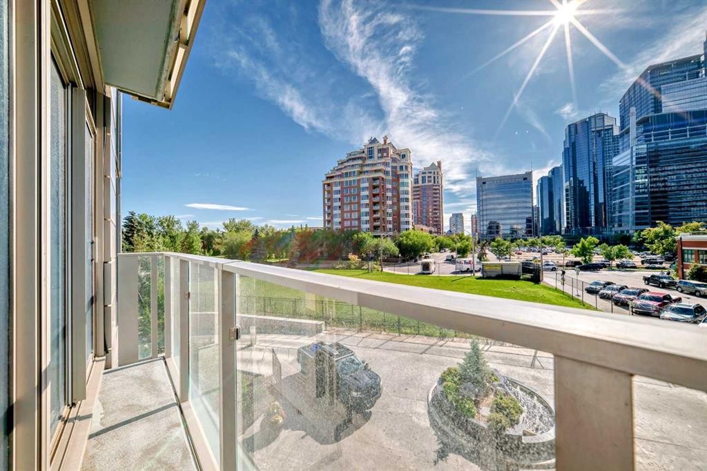302-738 1 Avenue Sw, Calgary, AB - Outdoor