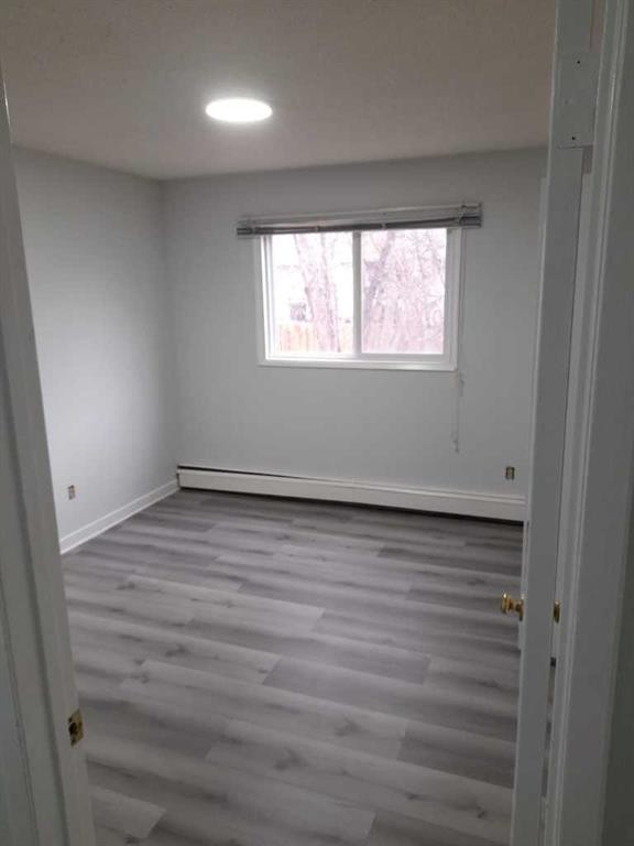 723 5 Street Ne, Calgary, AB - Indoor Photo Showing Other Room