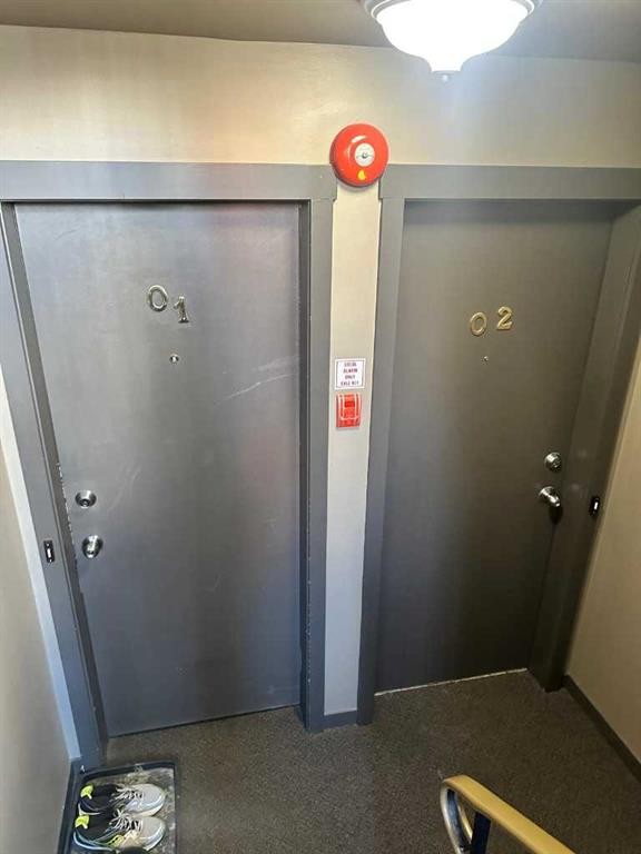 723 5 Street Ne, Calgary, AB - Indoor Photo Showing Other Room